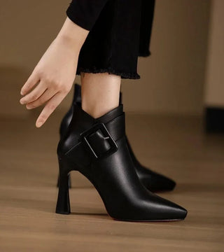 Avelin | Botines con Tacón y Hebilla Oversize