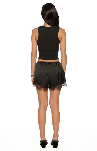 Shorts de satén con ribete de encaje negro Agnes