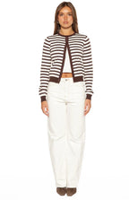 Cárdigan Lottie de rayas color chocolate con cuello redondo