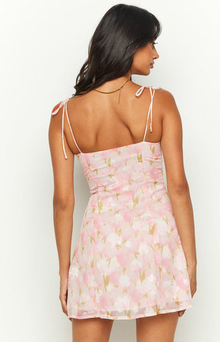 Minivestido rosa con estampado floral de Penny Lane