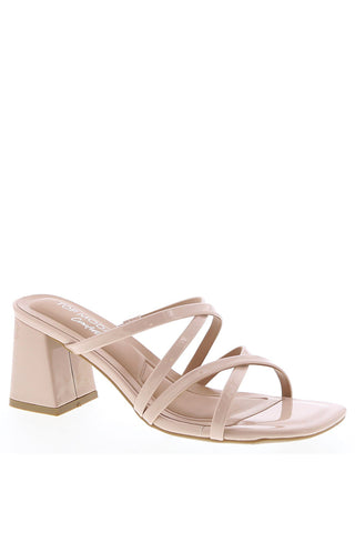 Zapatos de tacón ancho con tiras color nude de Poppi