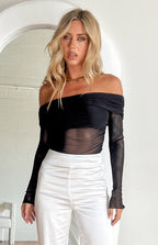 Zwarte crop top van mesh met off-shoulderhals